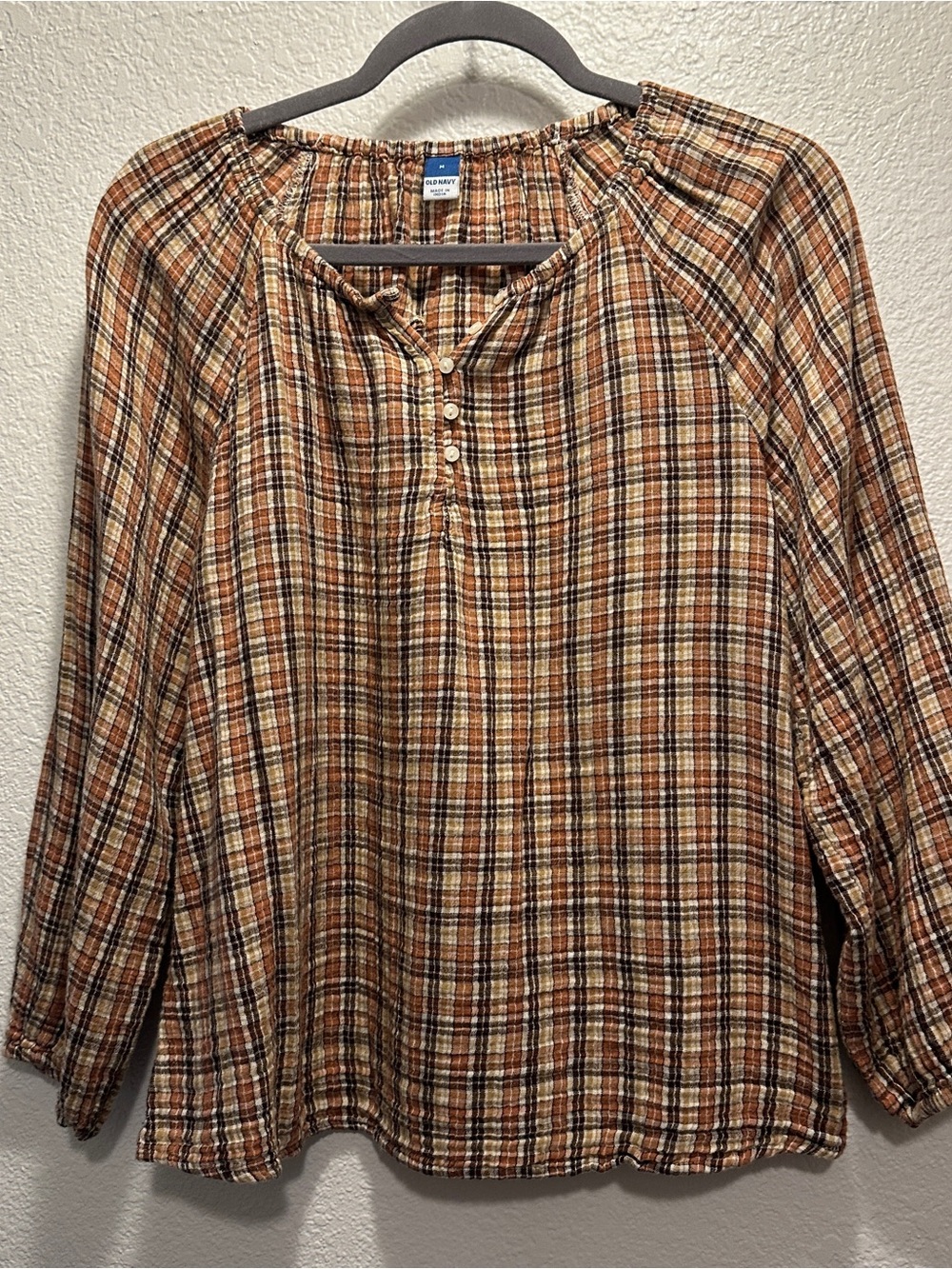 LONG-SLEEVE SPLIT-NECK BROWN PLAID OLD NAVY BLOUSE